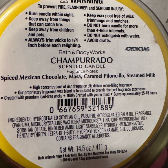 Feliz Navidad Candle Bath and Body Works - Picture 3 of 3